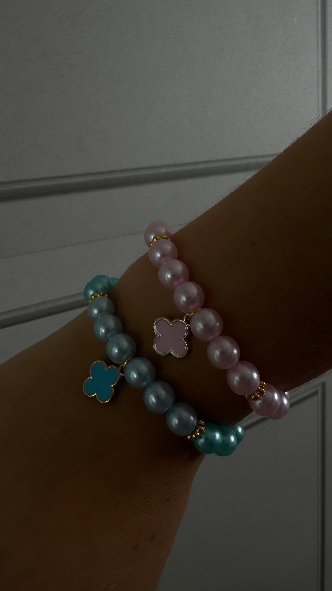 1 random piece clover bracelet- OR COMES FREE IN EVERY ORDER WHEN ORDERING A CANVAS😍 (please see description)
