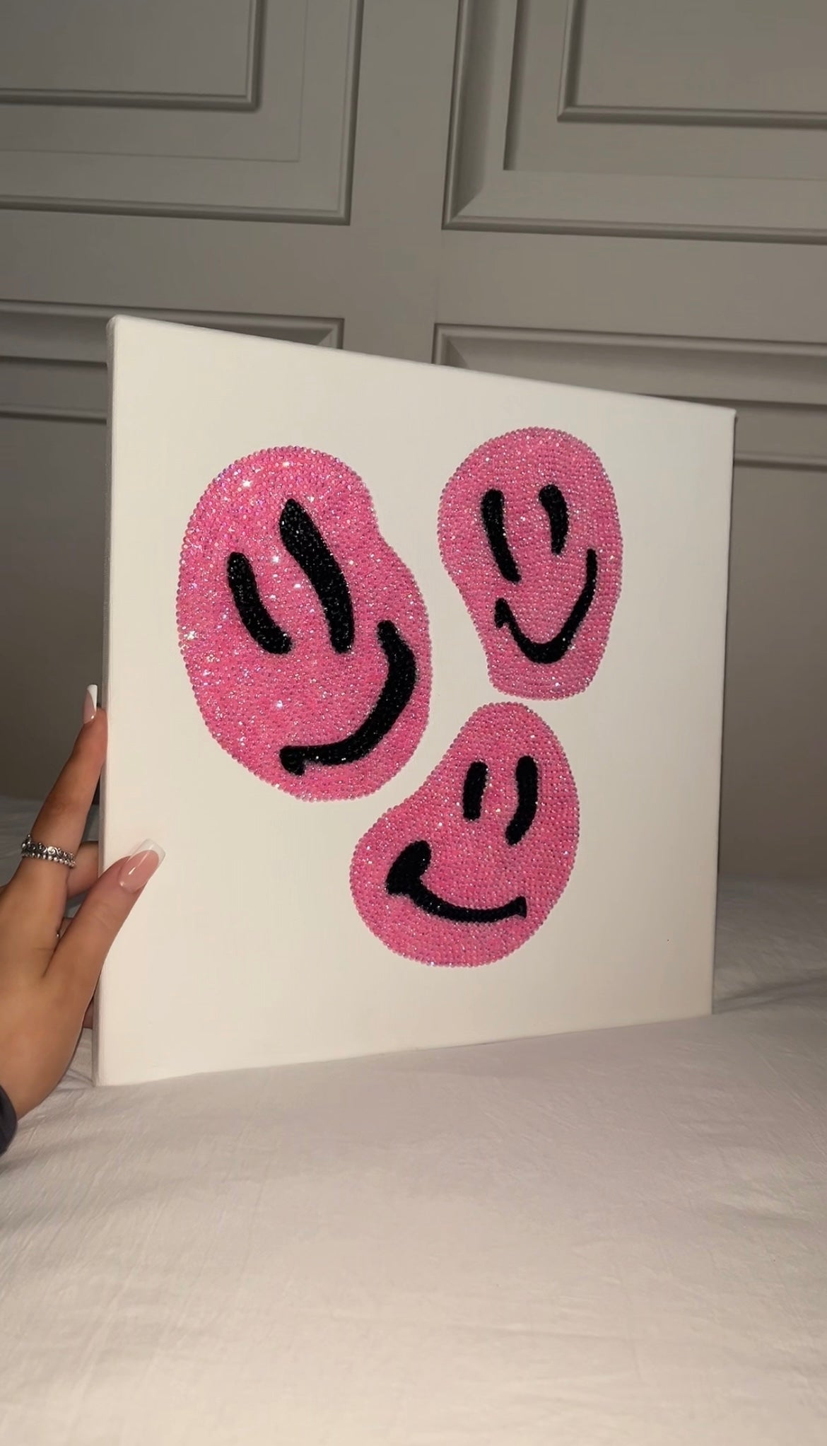 Pink droop face