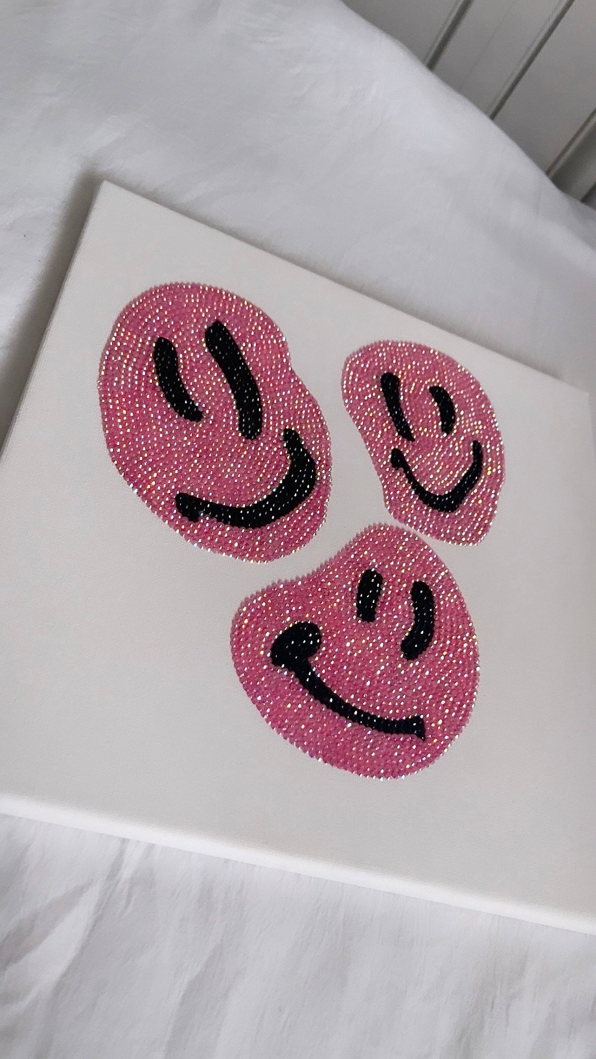 Pink droop face